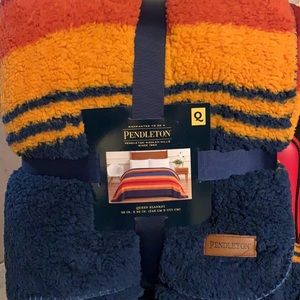 Pendleton Sherpa Green Canyon blanket